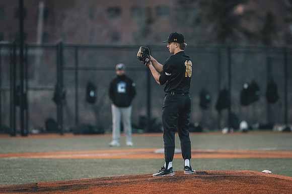 UWS BSB vs Crown -1-80
