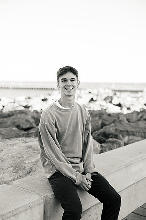 Oscar Senior Shoot-1-74