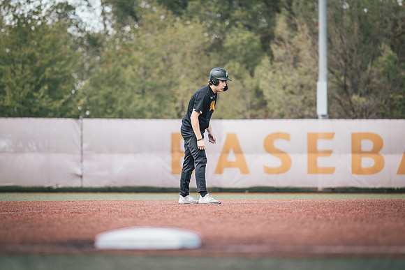 UWS Baseball vs UNW-1-87