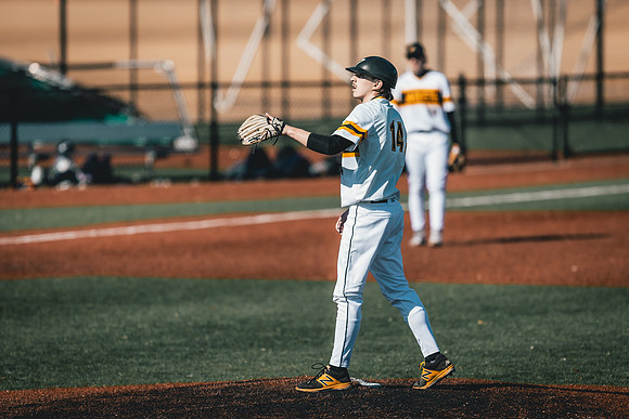 UWS BSB vs CAR DH-1-156