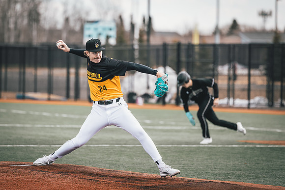 UWS BSB vs Crown D2 DH-1-72
