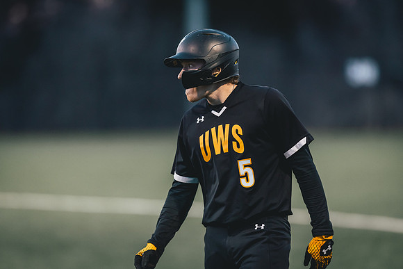 UWS vs MLC DH-1-124