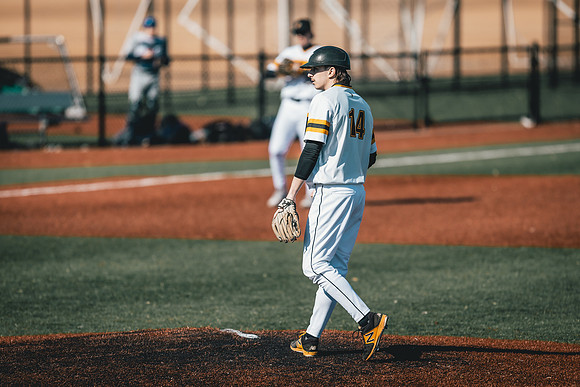 UWS BSB vs CAR DH-1-153