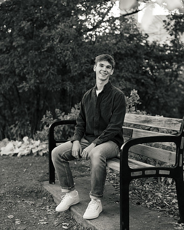Oscar Senior Shoot-1-194