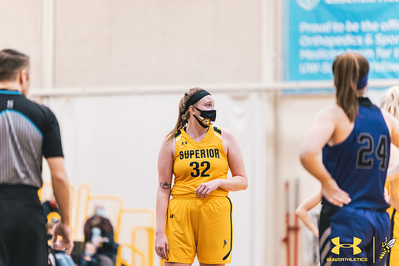 2022.01.14 UWS WBB vs. Crown WM59