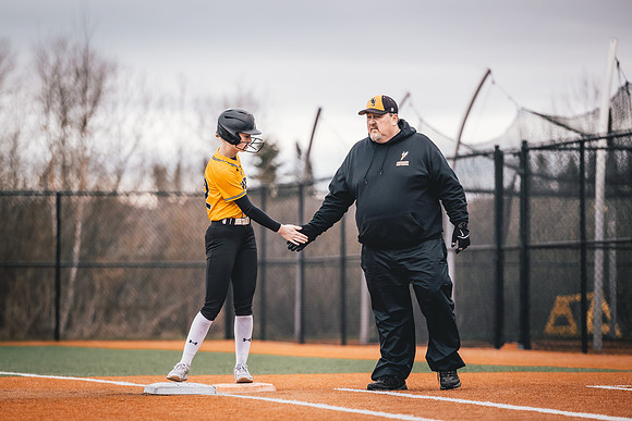 20240423_SoftballvsMartinLuther_Edits_Harry_-160