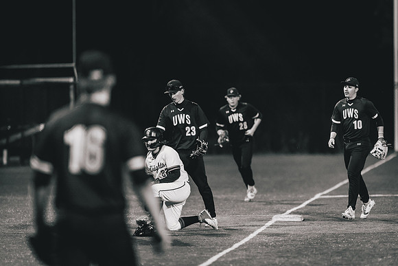UWS vs MLC DH-1-182