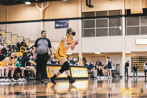 2022.01.29 UWS WBB vs. Northland WM103