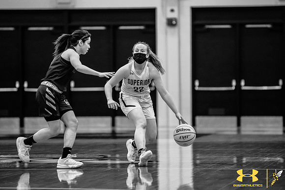 2022.01.14 UWS WBB vs. Crown WM52