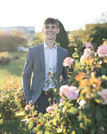 Oscar Senior Shoot-1-163