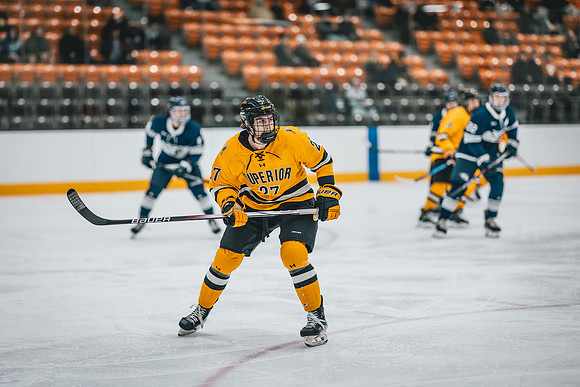 UWSMHOK vs Stout-1-24