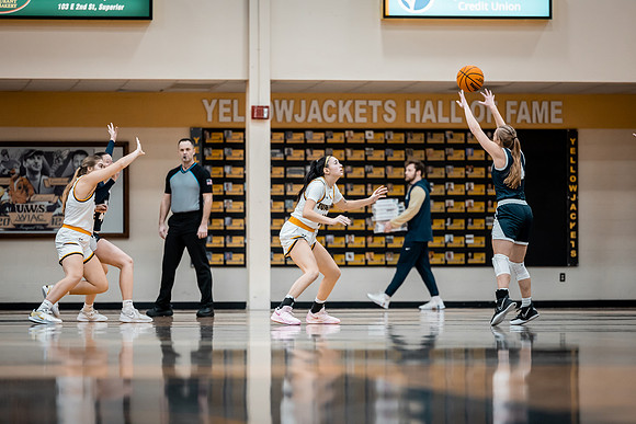 UWSWBBvsNCU2-1-140