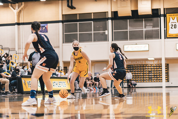 2022.01.29 UWS WBB vs. Northland WM108