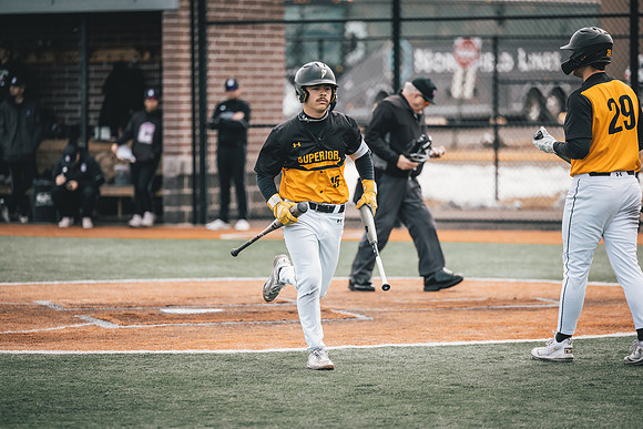 UWS BSB vs Crown D2 DH-1-6