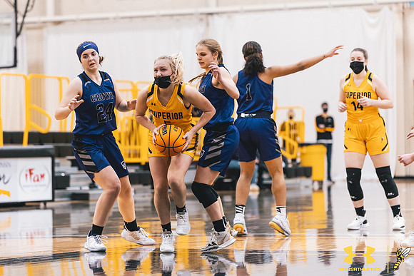 2022.01.14 UWS WBB vs. Crown WM78