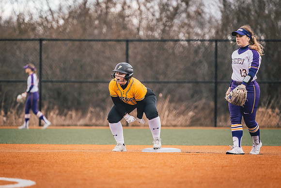 20240423_SoftballvsMartinLuther_Edits_Harry_-207