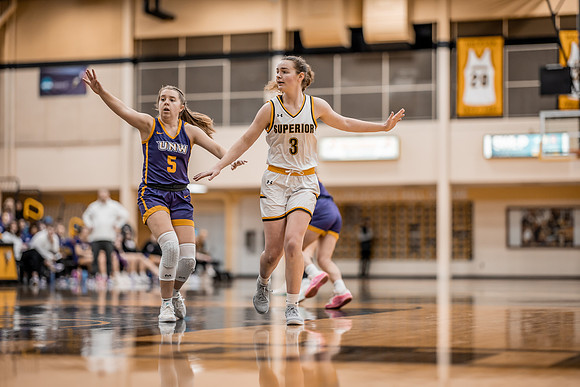 UWS WBB vs UNW-1-83