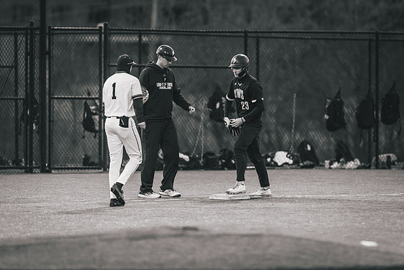 UWS vs MLC DH-1-113