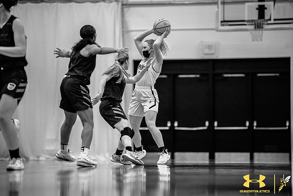 2022.01.14 UWS WBB vs. Crown WM42