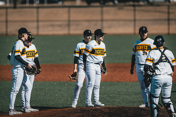 UWS BSB vs CAR DH-1-132