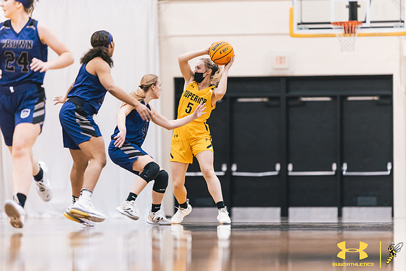 2022.01.14 UWS WBB vs. Crown WM39