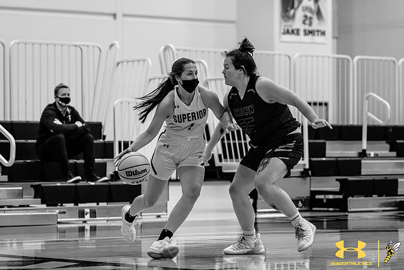 2022.01.14 UWS WBB vs. Crown WM67