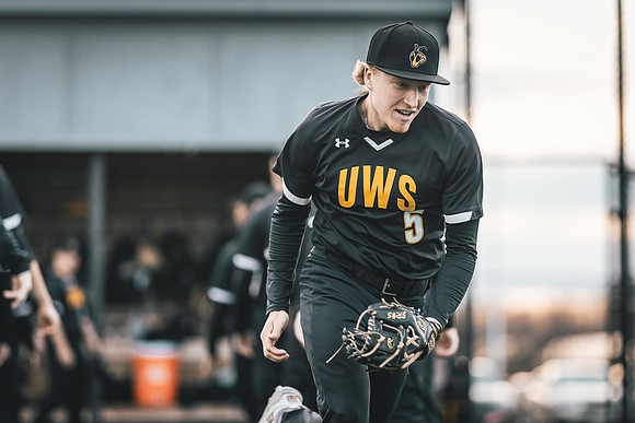 UWS vs MLC DH-1-40