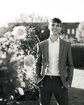 Oscar Senior Shoot-1-166