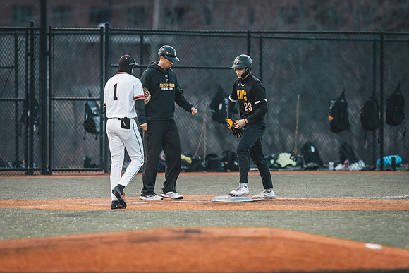 UWS vs MLC DH-1-112