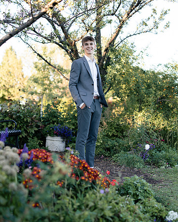 Oscar Senior Shoot-1-147