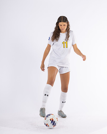 11 Niamh Larson White 21