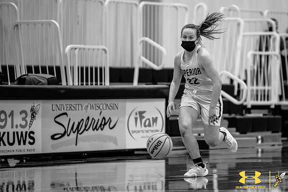 2022.01.14 UWS WBB vs. Crown WM44