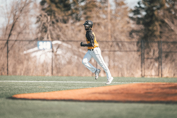 UWS vs MLC DH-1-180