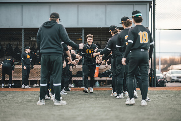 UWS vs MLC DH-1-26