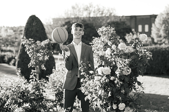 Oscar Senior Shoot-1-154