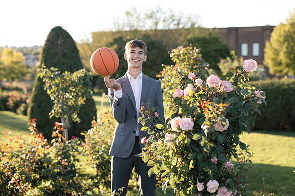 Oscar Senior Shoot-1-153