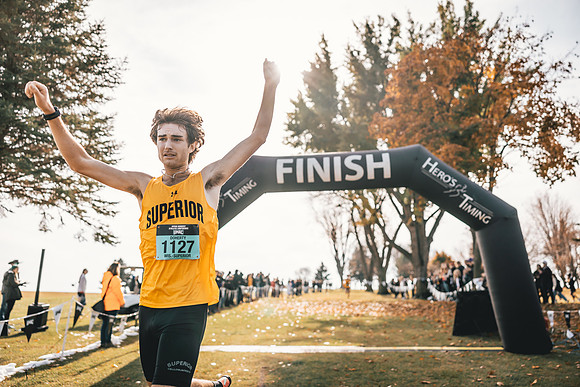 UWS XC CHAMP-1-230