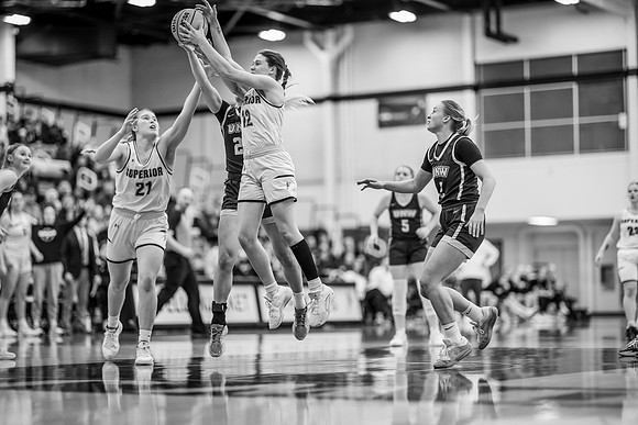UWS WBB vs UNW-1-82