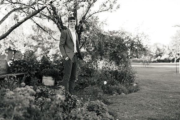 Oscar Senior Shoot-1-150