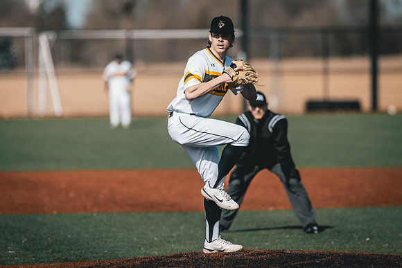 UWS BSB vs CAR DH-1-194