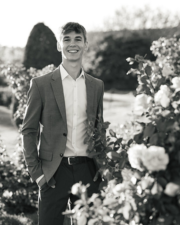 Oscar Senior Shoot-1-162