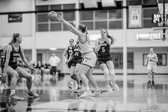 UWS WBB vs UNW-1-35
