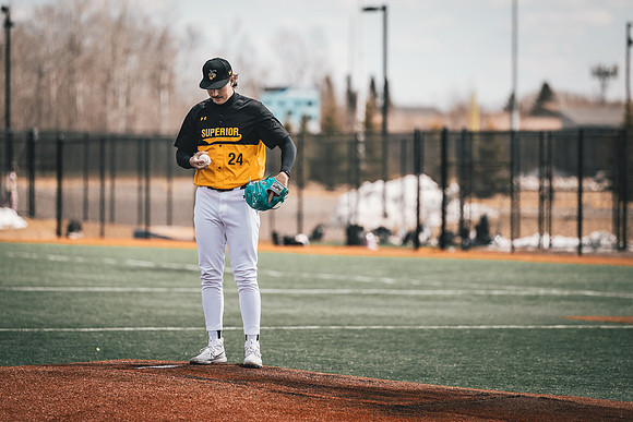 UWS BSB vs Crown D2 DH-1-68