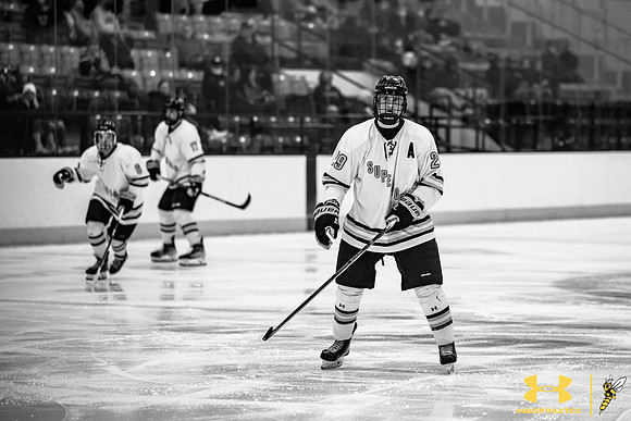 2022.01.21 UWS MHOK vs. UWEC20