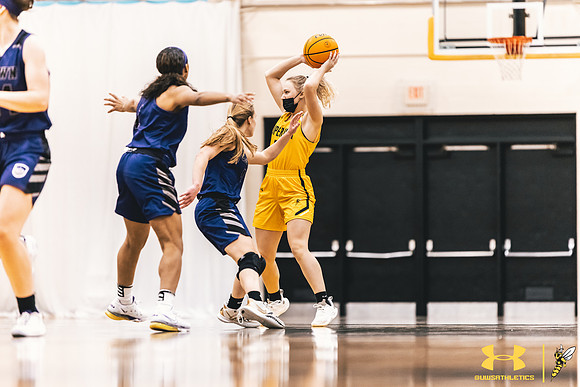 2022.01.14 UWS WBB vs. Crown WM40