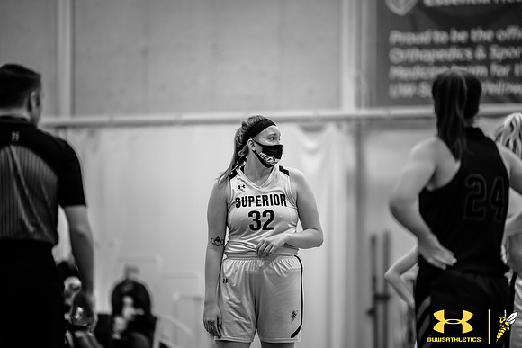 2022.01.14 UWS WBB vs. Crown WM60