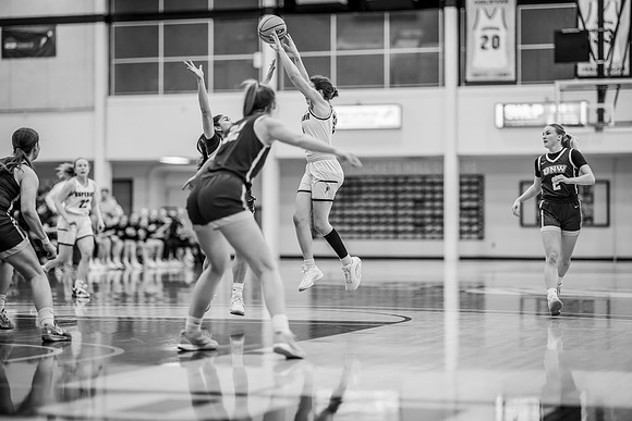 UWS WBB vs UNW-1-95
