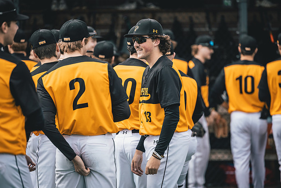 UWS BSB vs Crown D2 DH-1-22