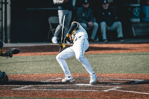 UWS BSB vs CAR DH-1-220