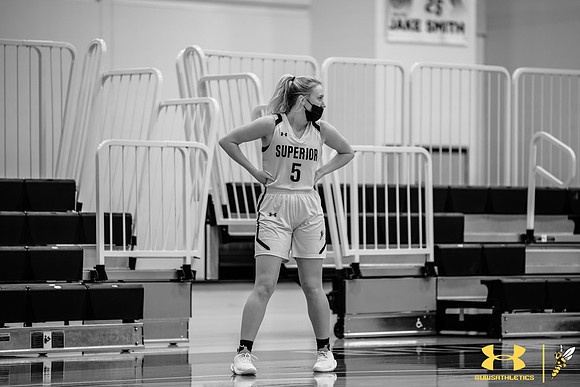 2022.01.14 UWS WBB vs. Crown WM62